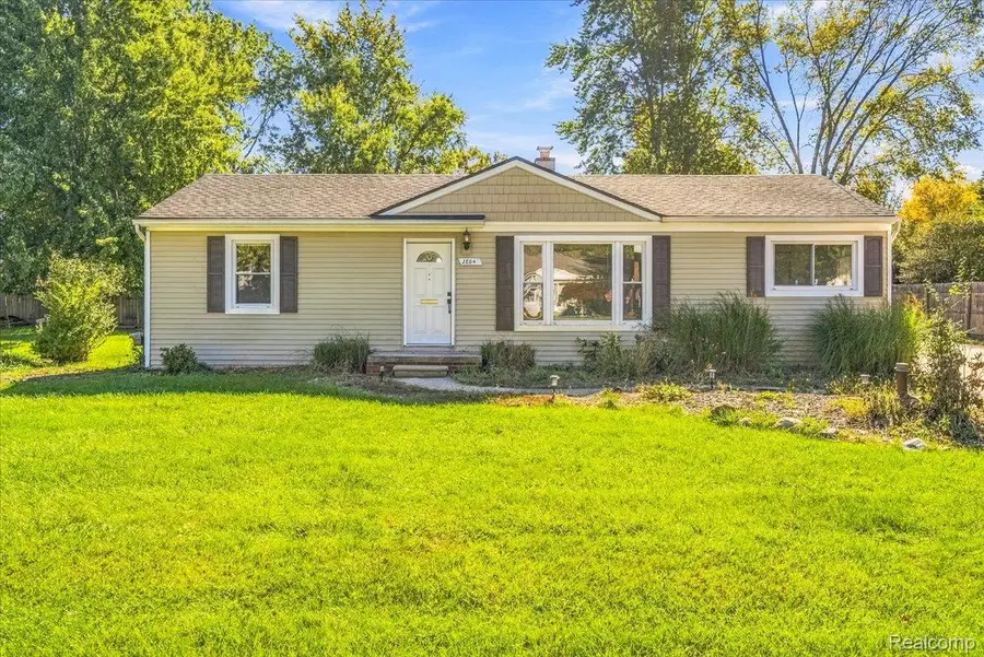 28841 Grayfield Drive, Farmington Hills, MI 48336 - #3