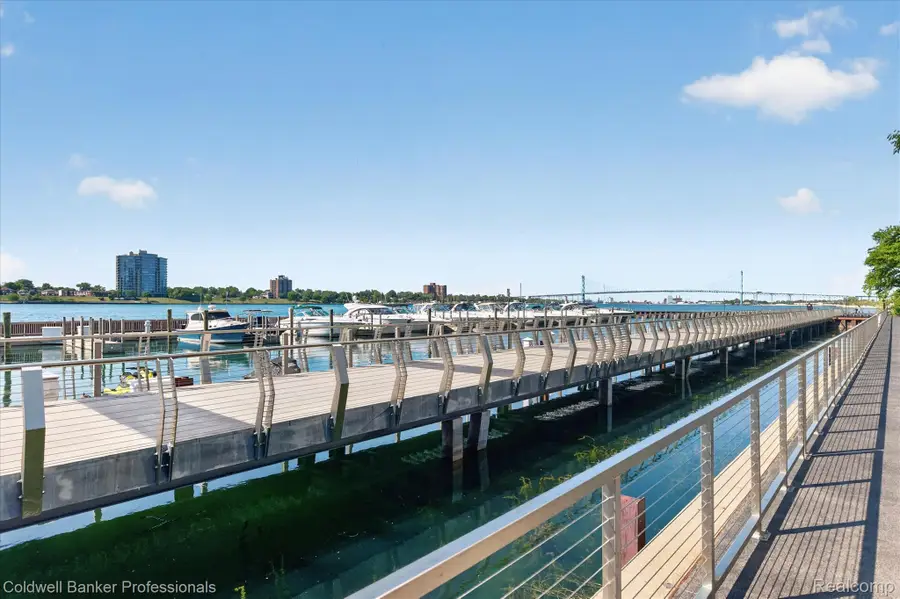 1001 W JEFFERSON Riverfront Drive #14-G, Detroit, MI 48226 - #3