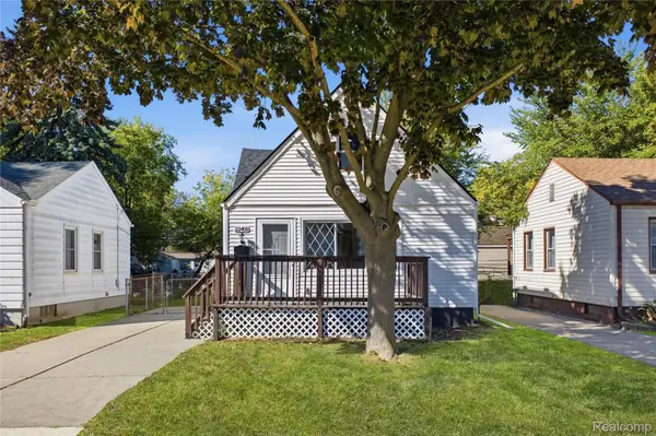22409 Beechwood Avenue, Eastpointe, MI 48021