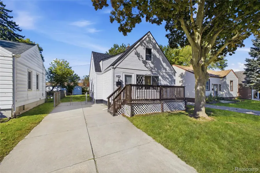 22409 Beechwood Avenue, Eastpointe, MI 48021 - #2
