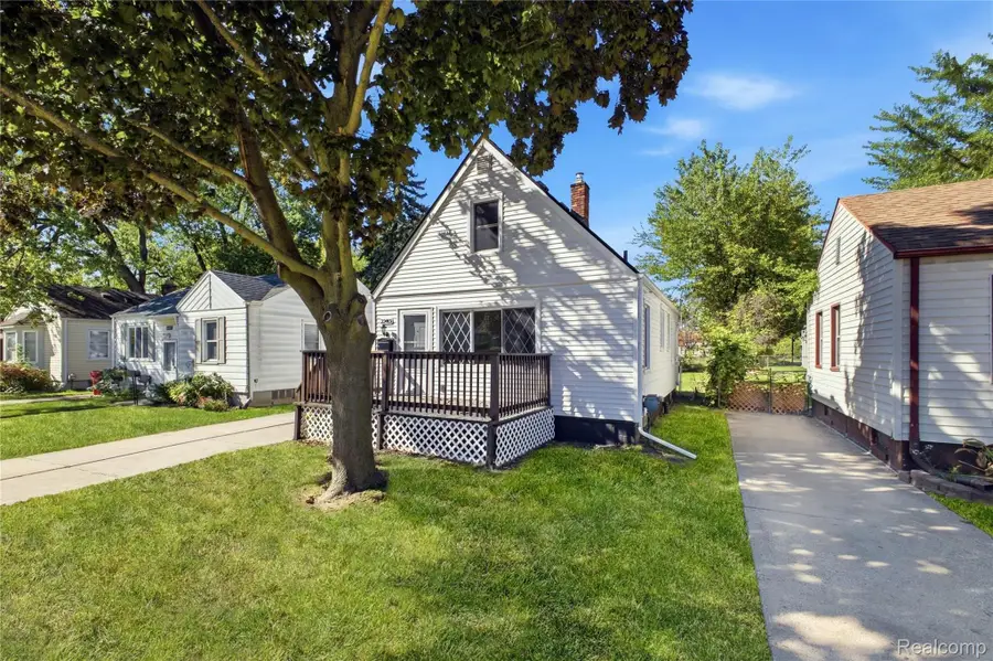 22409 Beechwood Avenue, Eastpointe, MI 48021 - #3