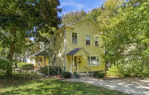 708 S Leroy Street, Fenton, MI 48430