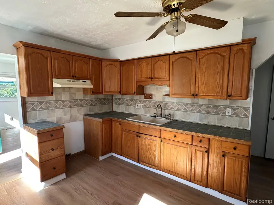 4426 Pelham Street, Dearborn Heights, MI 48125 - #2