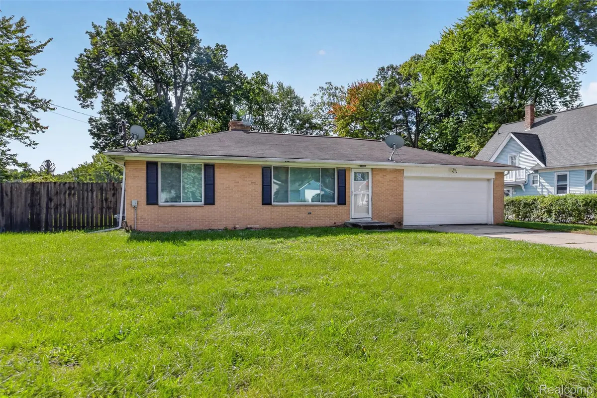 3048 Dixie Court, Saginaw, MI 48601 - #1