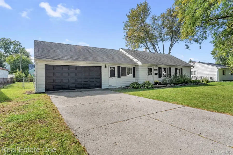 32141 Donnelly Street, Garden City, MI 48135 - #2