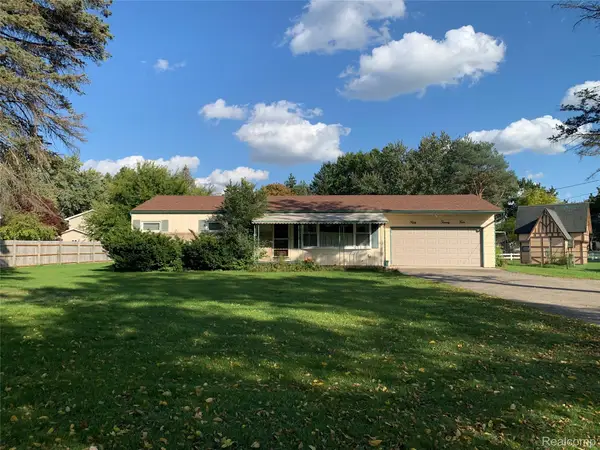 5224 N Mckinley Road, Flushing, MI 48433