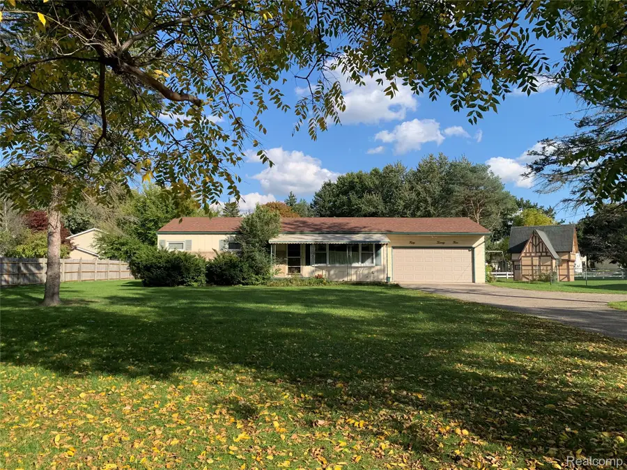 5224 N Mckinley Road, Flushing, MI 48433 - #2
