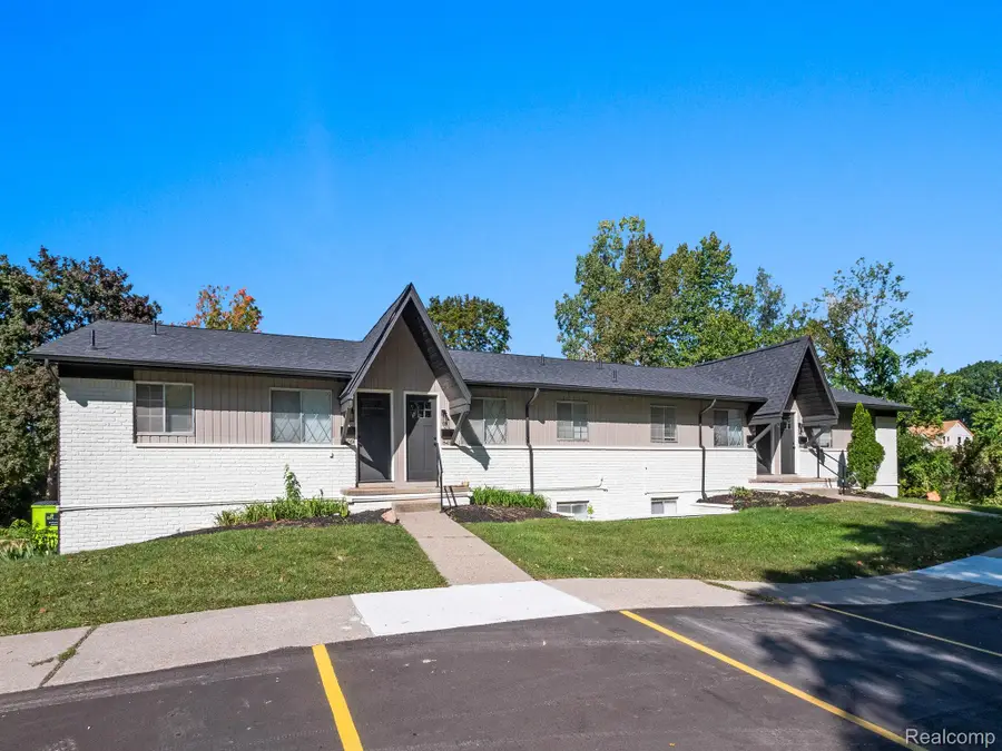 811 N Main Street, Milford, MI 48381 - #2