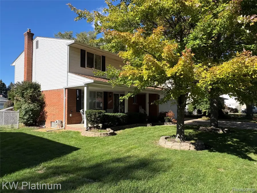 42213 Niagara Drive, Sterling Heights, MI 48313 - #2