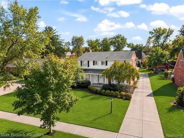 18385 Warwick Street, BeverlyHills, MI 48025
