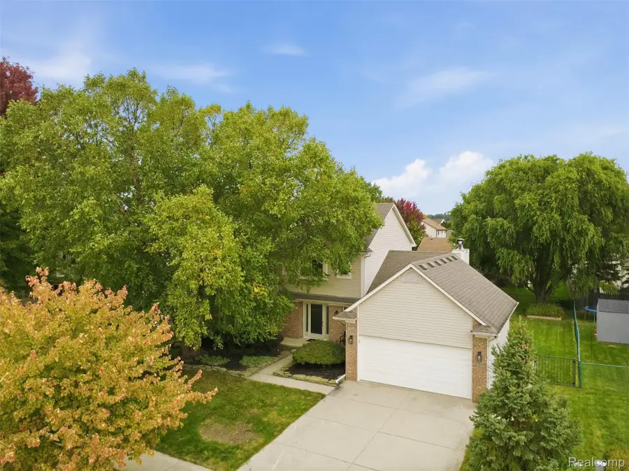 22419 Streamside Drive, Macomb, MI 48044 - #2