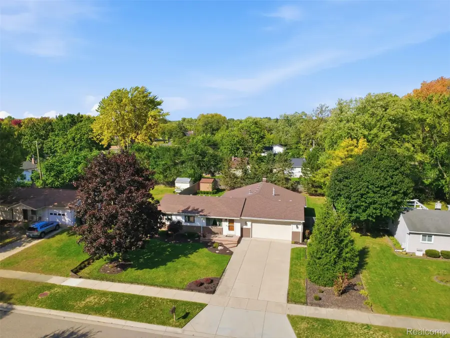 1087 Collingwood Drive, Rochester Hills, MI 48307 - #2
