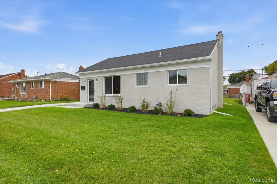 15834 Chestnut Street, Roseville, MI 48066 - #3