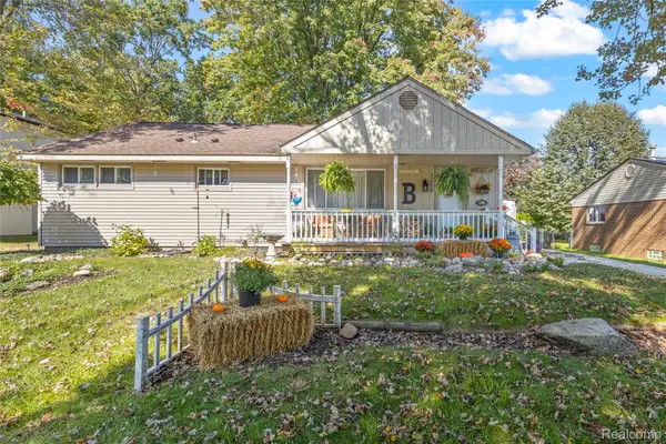 33718 Barrington Street, Westland, MI 48186