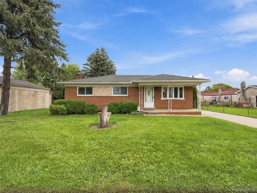 34440 Koch Avenue, Sterling Heights, MI 48310 - #2