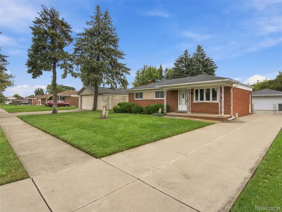 34440 Koch Avenue, Sterling Heights, MI 48310 - #3