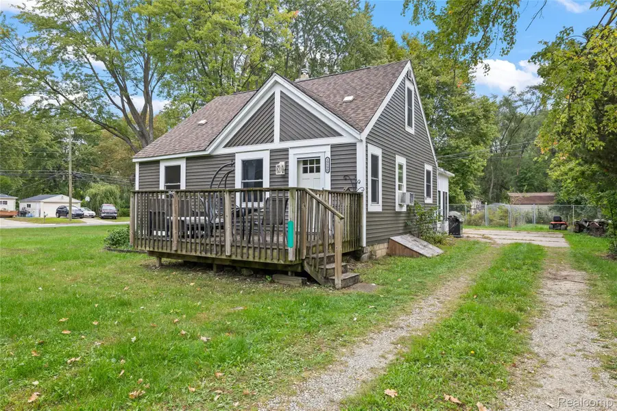 19590 Parkville Street, Livonia, MI 48152 - #2