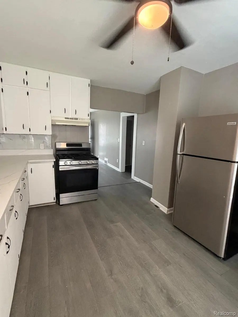 705 Cleophus Parkway, Lincoln Park, MI 48146 - #3