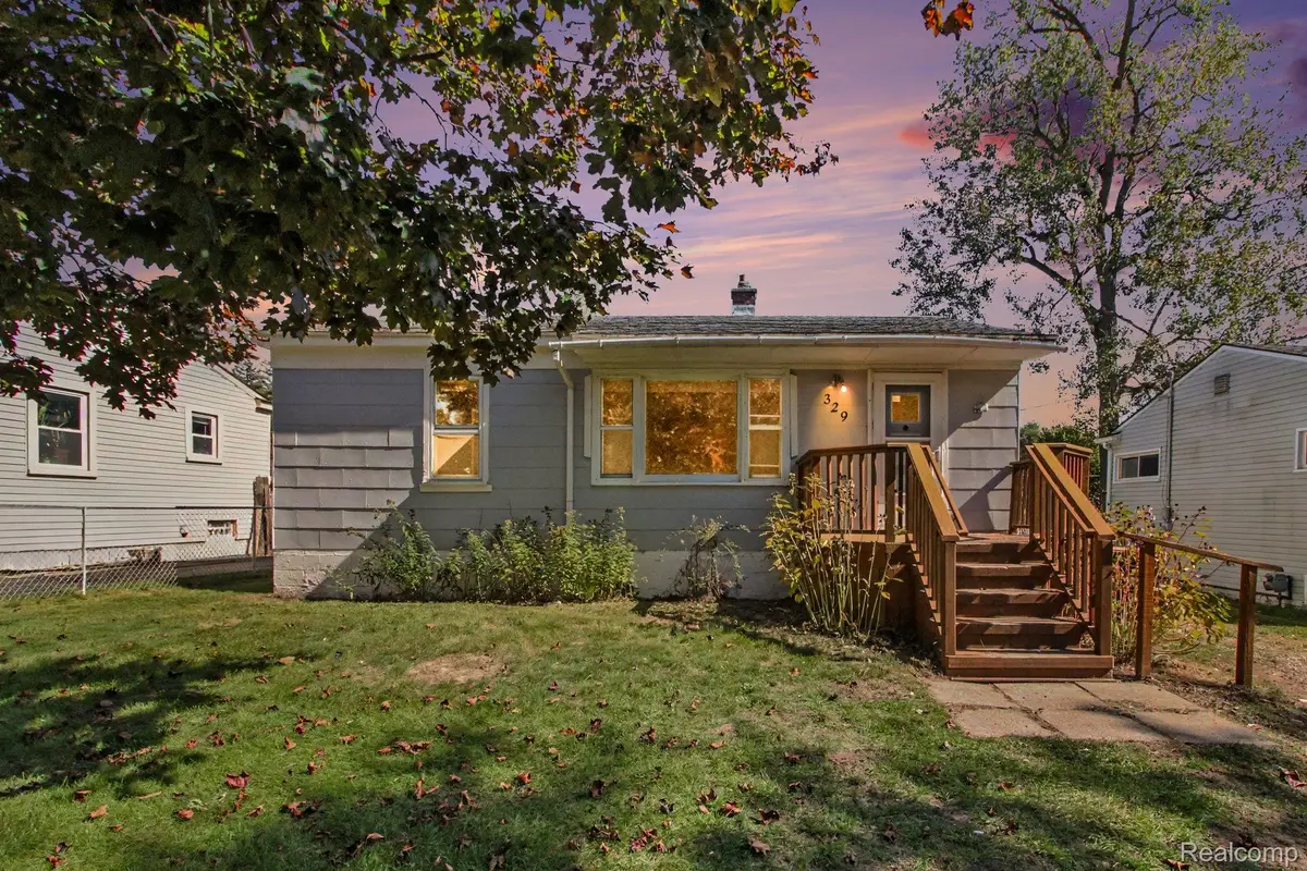 329 Clayburn Boulevard, Waterford, MI 48327 - #1