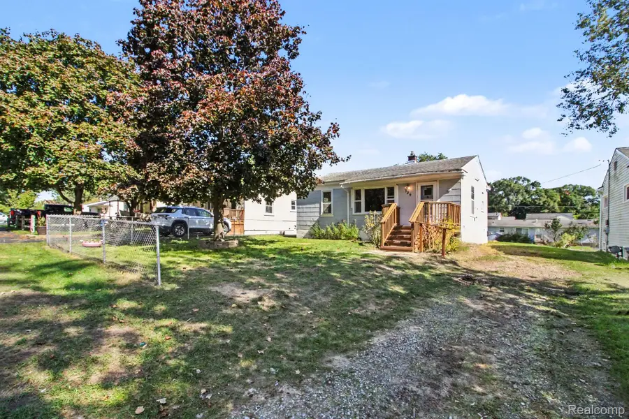 329 Clayburn Boulevard, Waterford, MI 48327 - #3