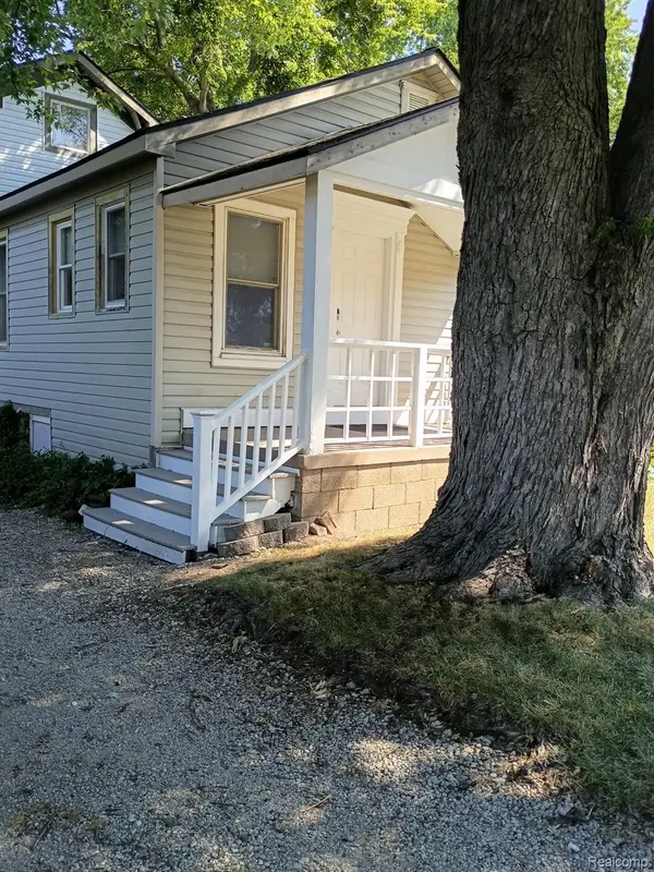 193 Hickory Drive, Troy, MI 48083