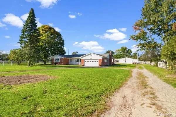 638 W Kalamo Highway, Charlotte, MI 48813 - #1