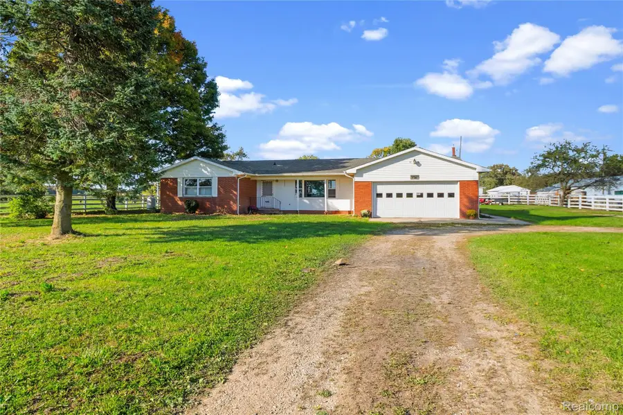 638 W Kalamo Highway, Charlotte, MI 48813 - #2