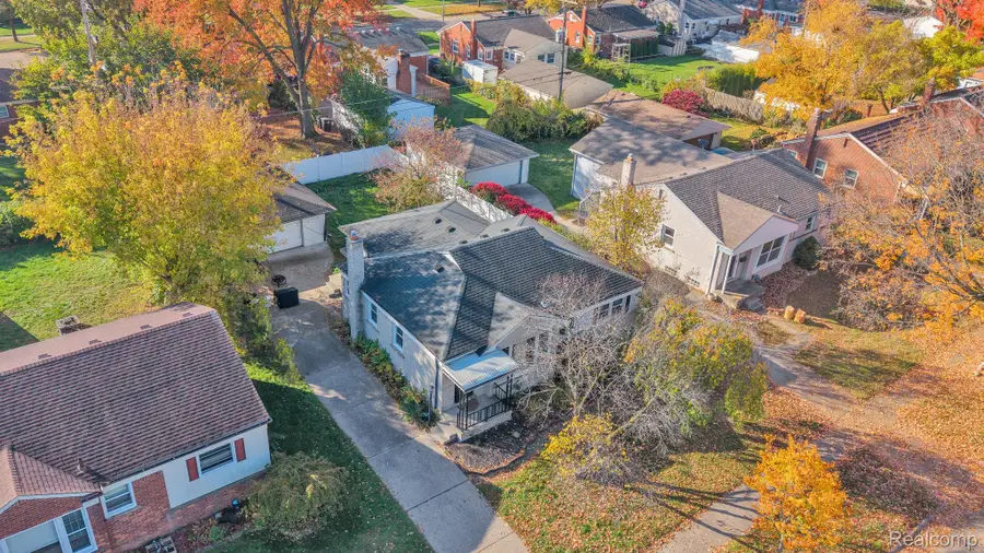 29653 Macintyre Street, Livonia, MI 48150 - #3