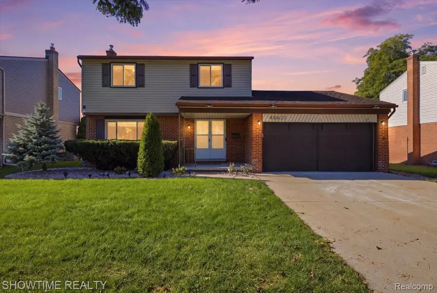 40621 Rinaldi Drive, Sterling Heights, MI 48313 - #2