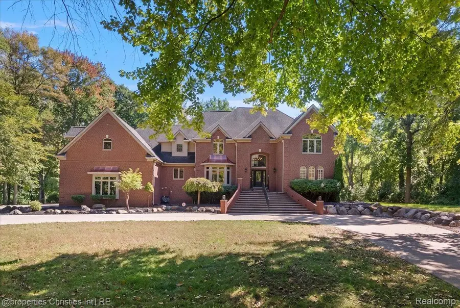 6986 Montgomery Drive, Shelby, MI 48316 - #2
