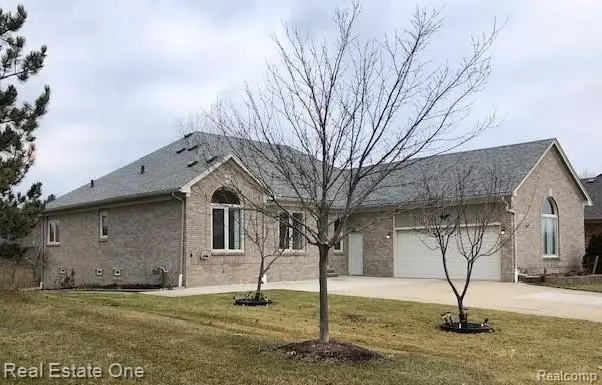 40497 Riverbend Drive, Sterling Heights, MI 48310 - #3