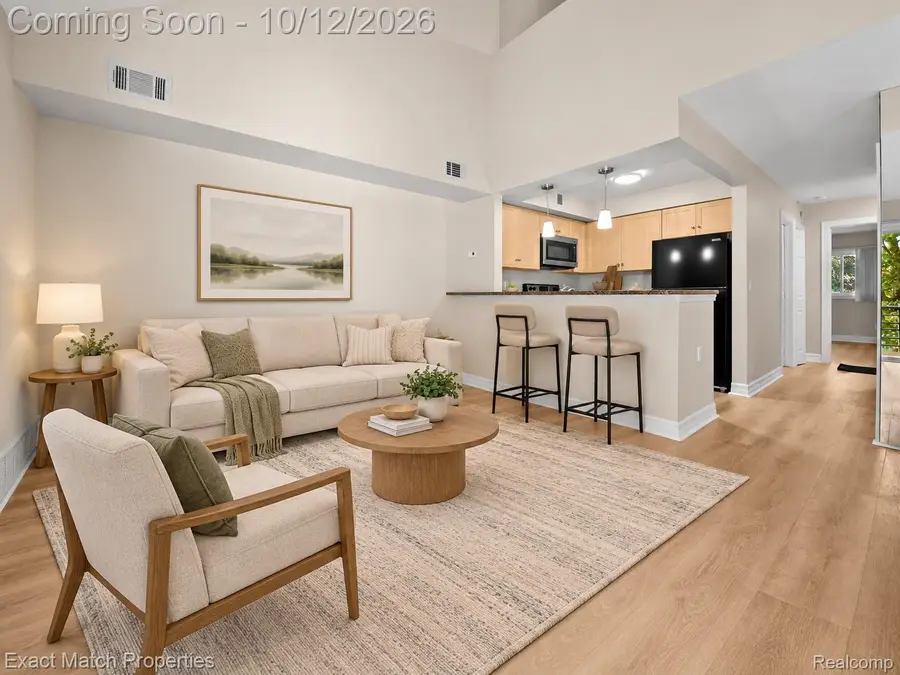 2872 Davison Avenue, Auburn Hills, MI 48326 - #2
