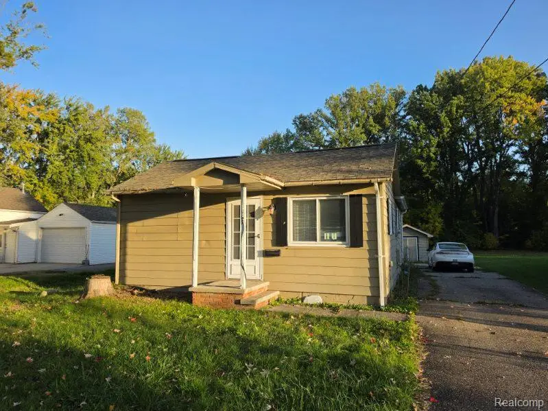 567 Helen Street, Mount Morris, MI 48458 - #2