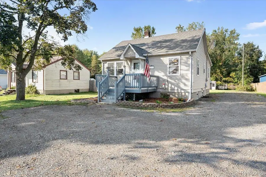 20594 Gibraltar Road, Brownstown, MI 48183 - #2