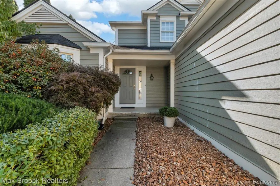 3838 Eaton Gate Lane, Auburn Hills, MI 48326 - #2