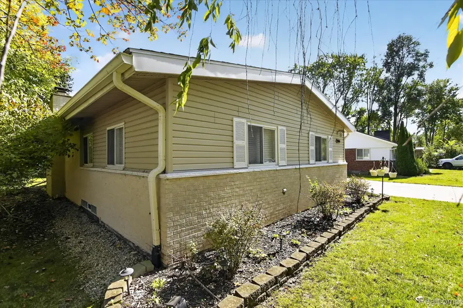 29936 Westbrook Parkway, Southfield, MI 48076 - #2