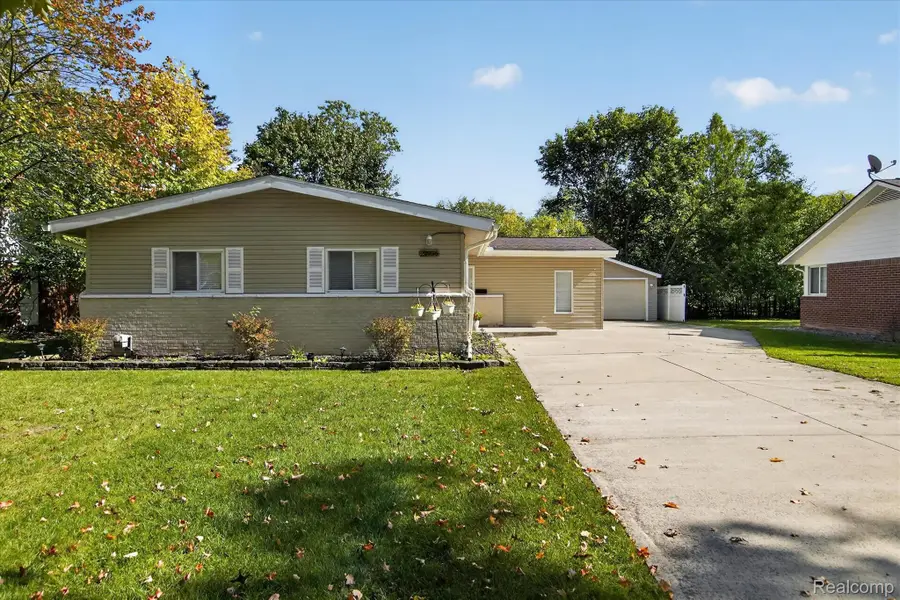 29936 Westbrook Parkway, Southfield, MI 48076 - #3