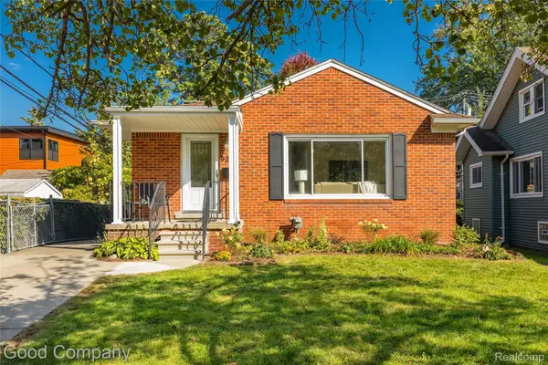 938 Edgewood Drive, RoyalOak, MI 48067