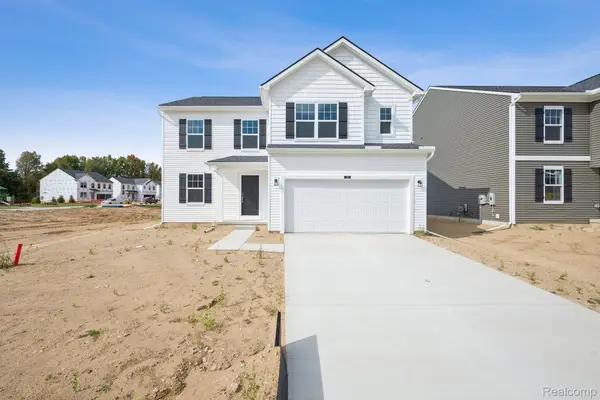 381 Edge Brook Drive, Holly, MI 48442