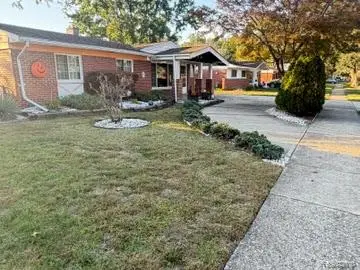 356 S Christine Street S, Westland, MI 48186 - #3