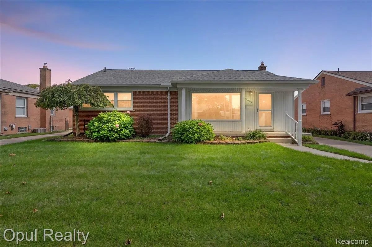 6442 Golfview Street, Garden City, MI 48135 - #1
