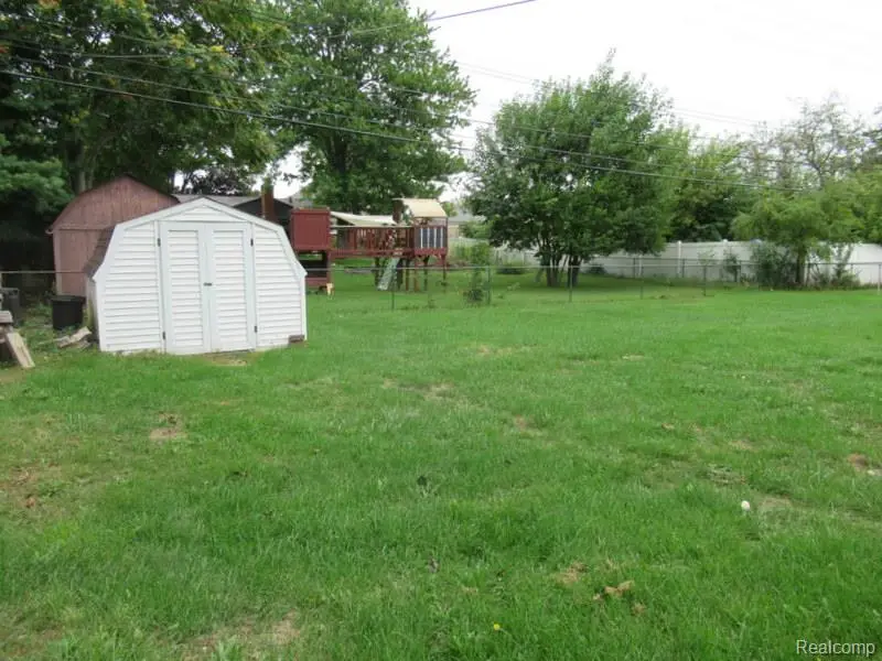 45062 Custer Avenue, Utica, MI 48317 - #2