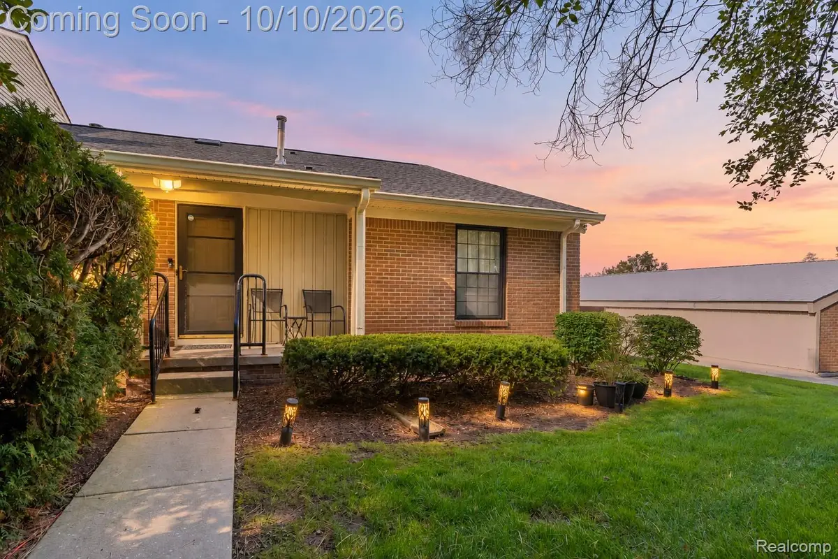 31218 Country Way, Farmington Hills, MI 48331 - #1