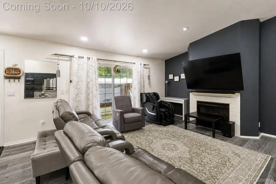 31218 Country Way, Farmington Hills, MI 48331 - #3