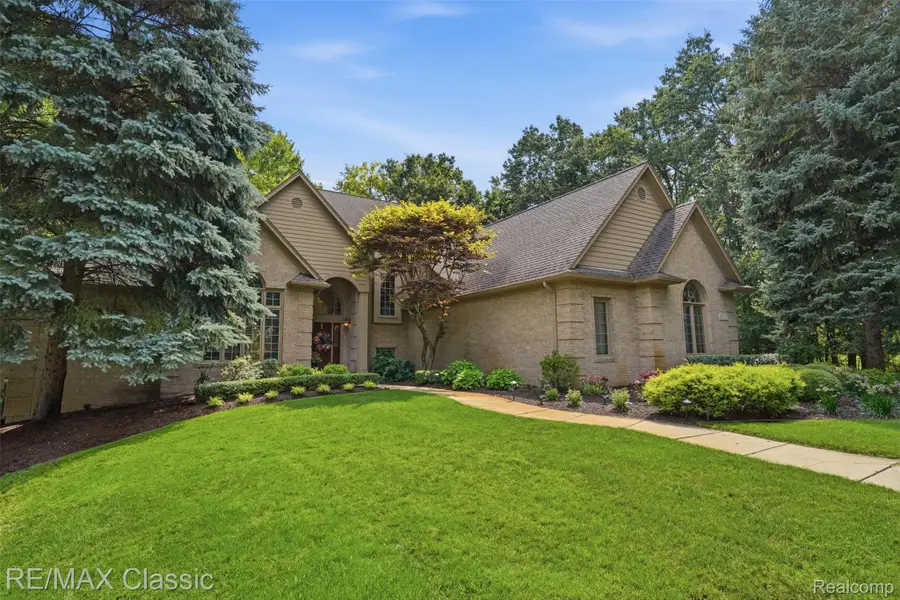 6015 Lynne Hollow Drive, Commerce Township, MI 48382 - #3