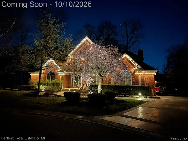 28652 Wintergreen Court, FarmingtonHills, MI 48331