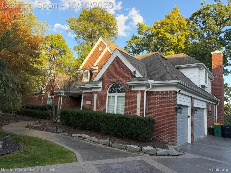 28652 Wintergreen Court, Farmington Hills, MI 48331 - #3