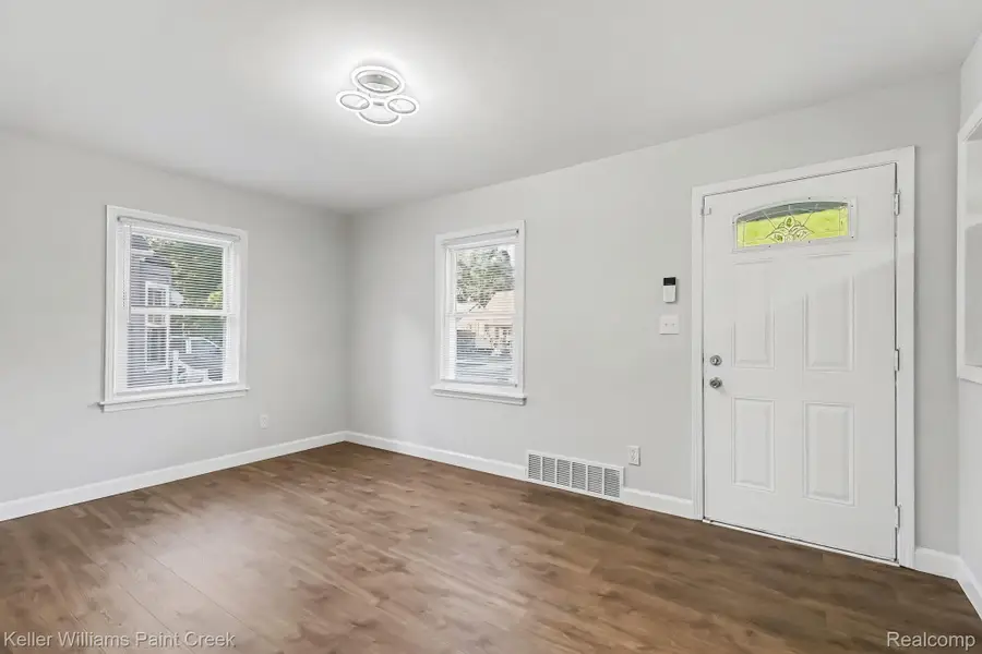 19396 Elkhart Street, Harper Woods, MI 48225 - #2