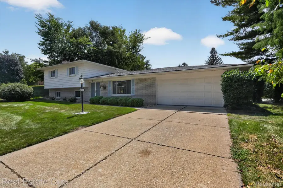 219 Allen Lake Drive, White Lake, MI 48386 - #3