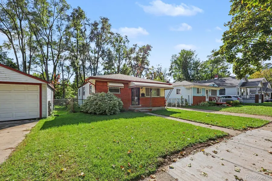 403 W George Avenue, Hazel Park, MI 48030 - #2